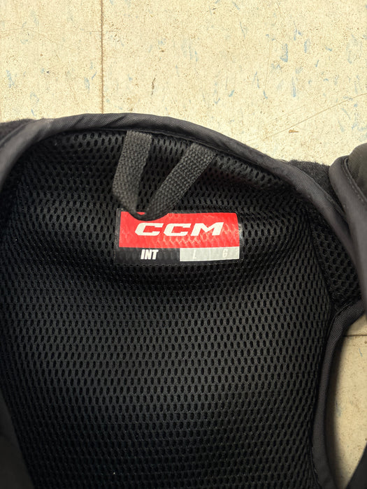 Used CCM EFLEX 7.9 Chest Protector Intermediate Large
