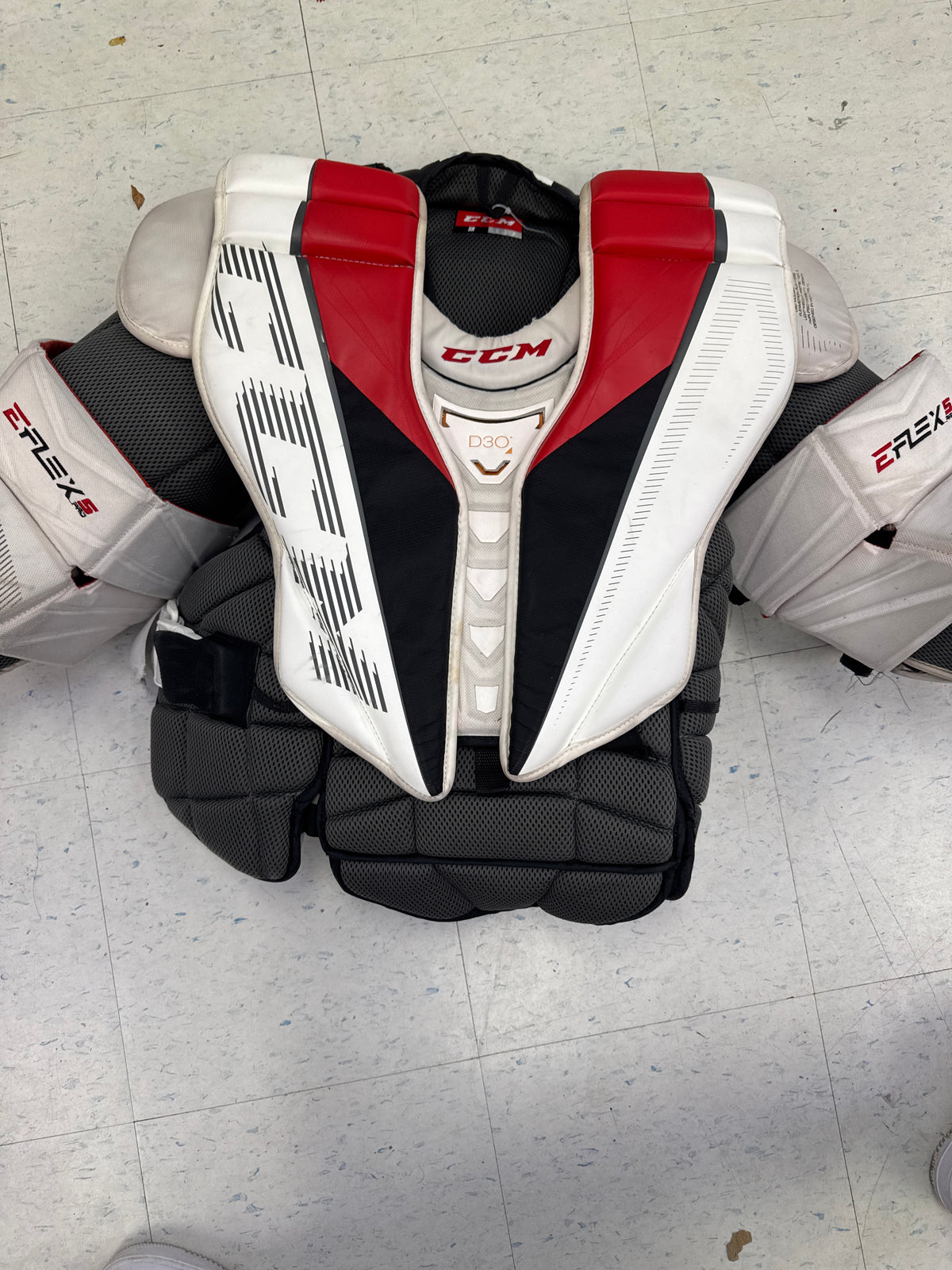 Used CCM Jetspeed Eflex5 Pro Senior Small Chest Protector — Crow's ...