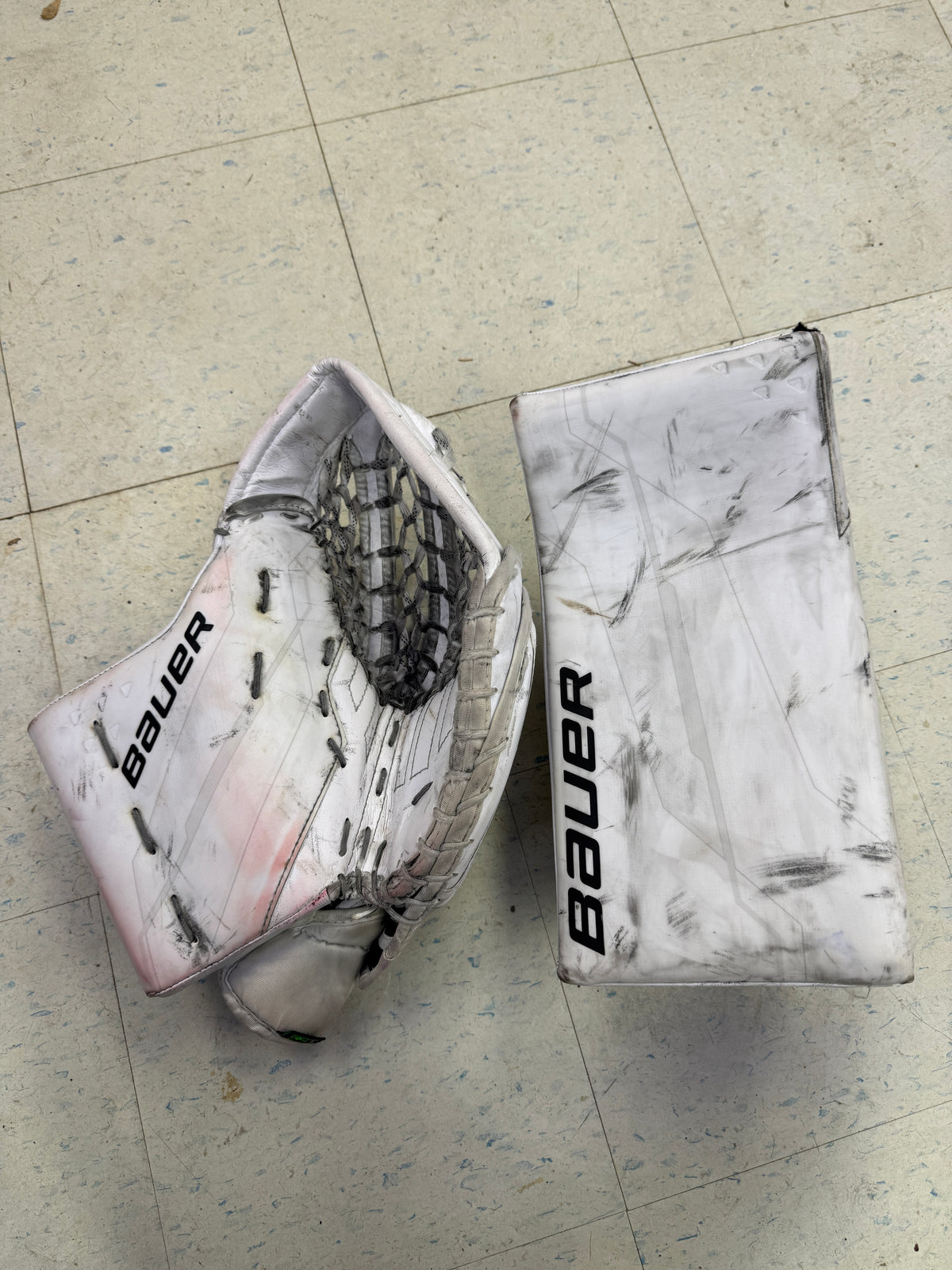 Used Bauer Shadow Catcher Blocker Set Senior — Crow's Sports Hockey