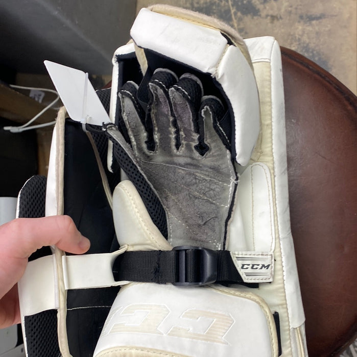 Used CCM EFlex 5.5 Junior Blocker Full Right