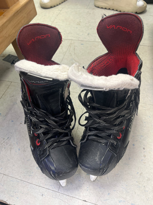 Used Bauer Vapor X900 Size 4 Skates