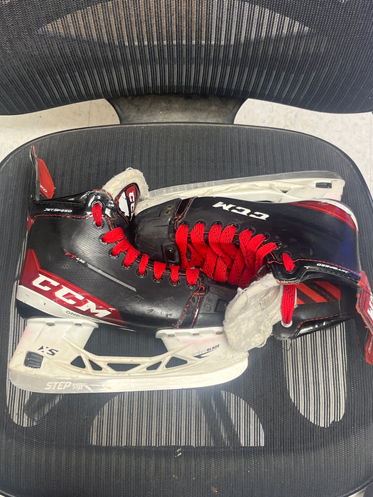 Used CCM JetSpeed FT485 Size 3.5 Skates