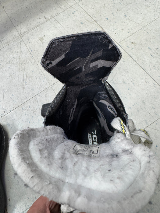Used CCM Tacks AS-V Skates Y13.0