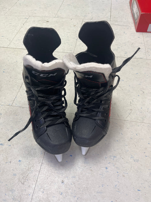 Used CCM FT345 Size 13 Youth Skates