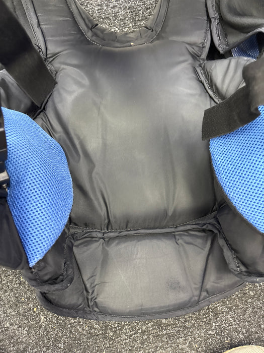Used Vaughn V7 XR Carbon Intermediate Large Chest Protector