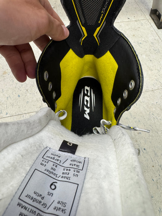 Used CCM Tacks 9370 Skates 9.0D