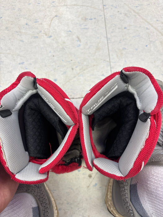 Used True Catalyst 7x3 Junior 10” Gloves