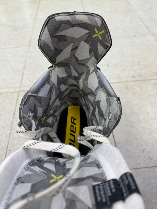 Used Bauer Vapor X3 Skates 9.5 EE