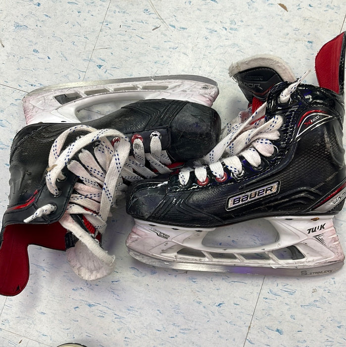 Used Bauer Vapor X600 Size 4.5 Player Skates