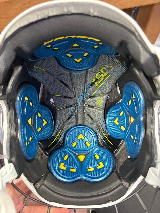 Used Bauer Re-Akt 150 Senior Medium Helmet