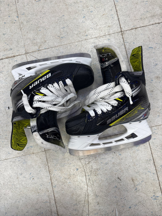 Used Bauer Vapor X4 Size 2.5 EE Skates