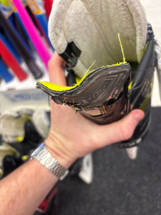 Used Bauer Supreme 3s Size 8.0 Fit1