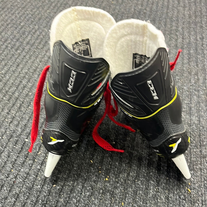 Used CCM Tacks 2052 Size 1 Player Skates