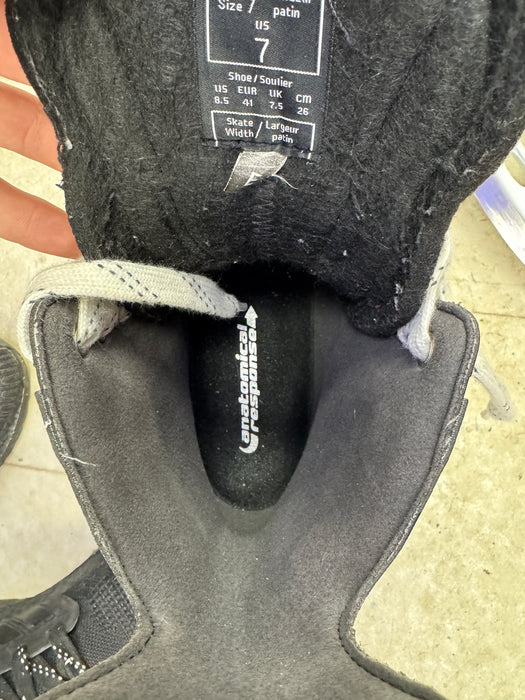 Used CCM Vector 04 Skates Size 7.0 E