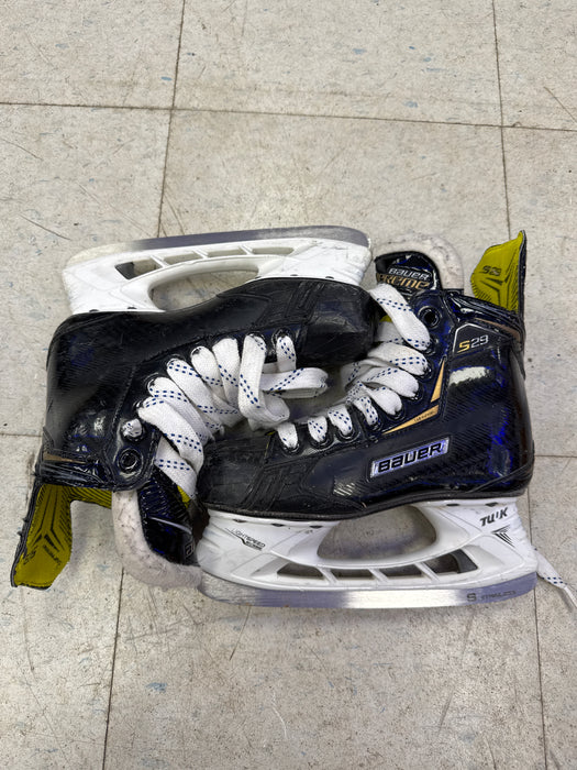 Used Bauer Supreme S29 Skates Size 2.5D