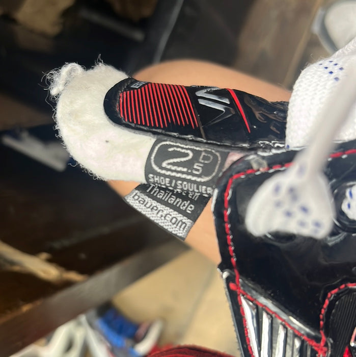 Used Bauer Vapor X2.7 Size 2.5D Junior Skates