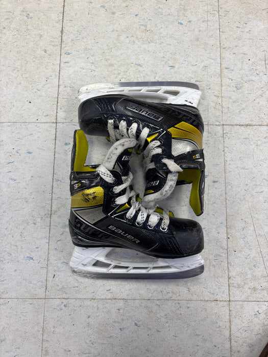 Used Bauer Supreme 3s Youth Size 12.5
