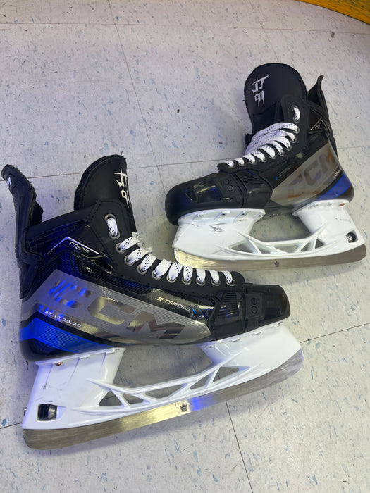 Used CCM JetSpeed FT6 Pro Maple Leafs Pro Stock - John Tavares - Size 9.75 Skates