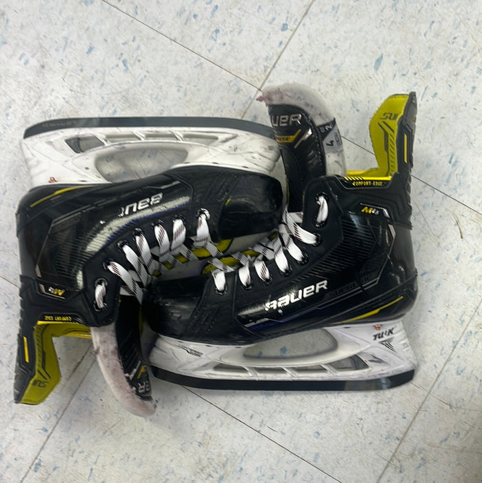 Used Bauer Supreme M4 Size 4 Player Skates