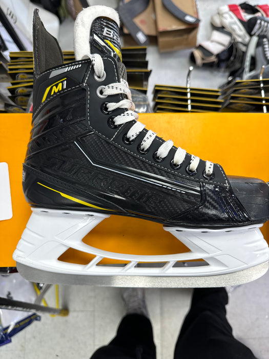 Used Bauer Supreme M1 6D Player Skates