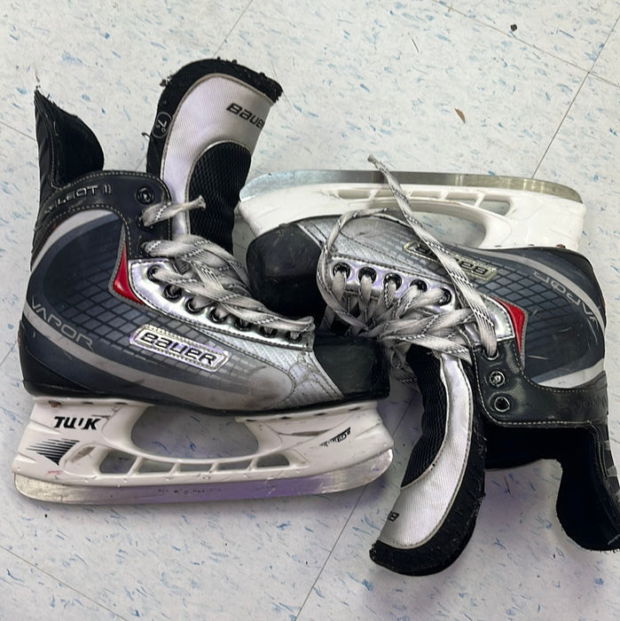 Used Bauer Vapor Select II Size 7.5 Player Skates