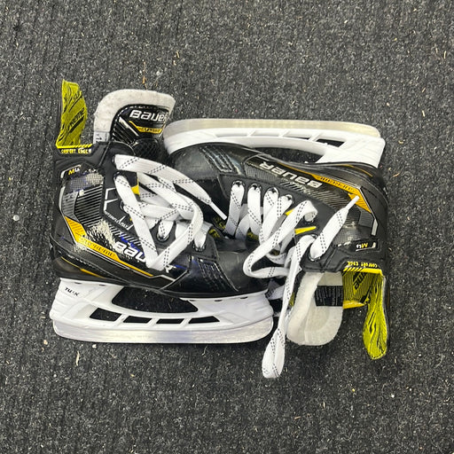 Used Bauer Supreme M4 Size 12 Youth Player Skates