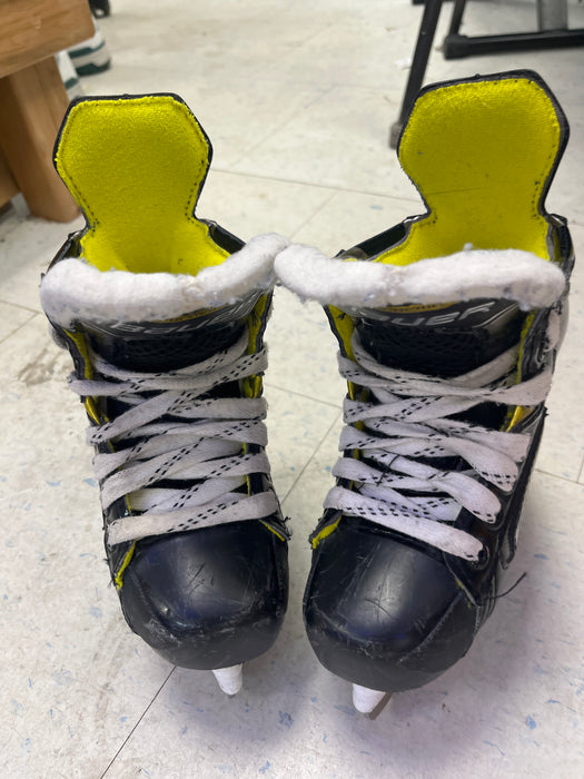 Used Bauer Supreme 3S Size 10 Youth Skates