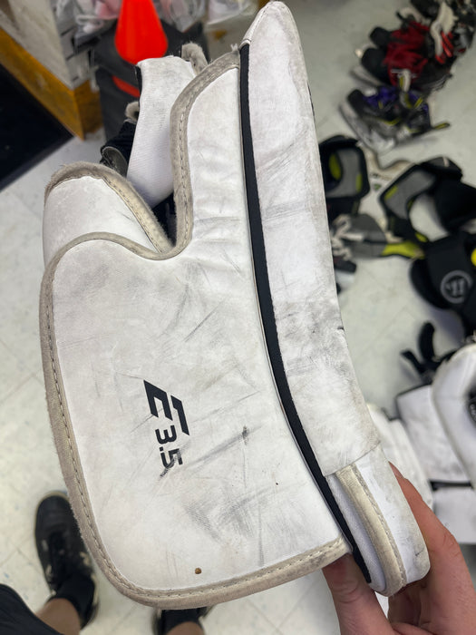 Used CCM E3.5 Youth Blocker