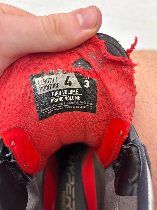 Used Bauer Vapor Hyperlite Size 4.0 Fit 3 Skates