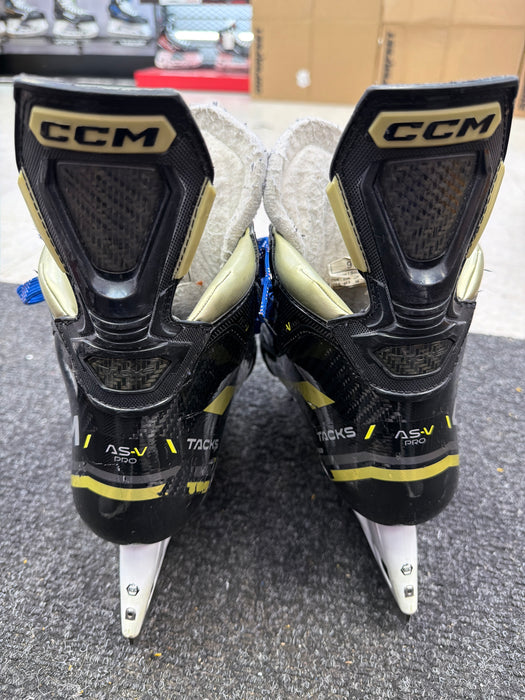 Used CCM Tacks AS-V Pro Size 9.0 Tapered Skated