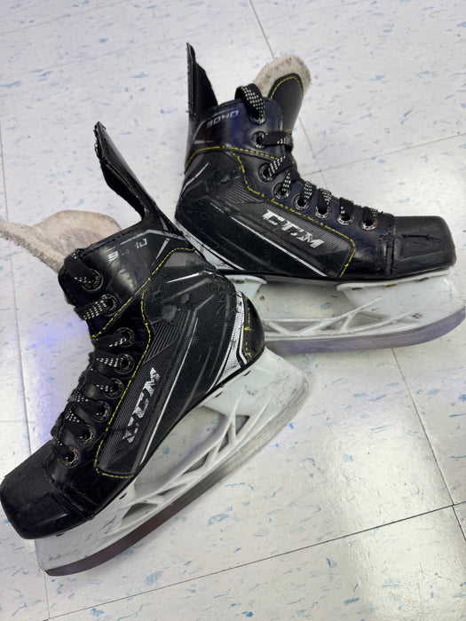 Used CCM Tacks 9040 Youth 13.0D