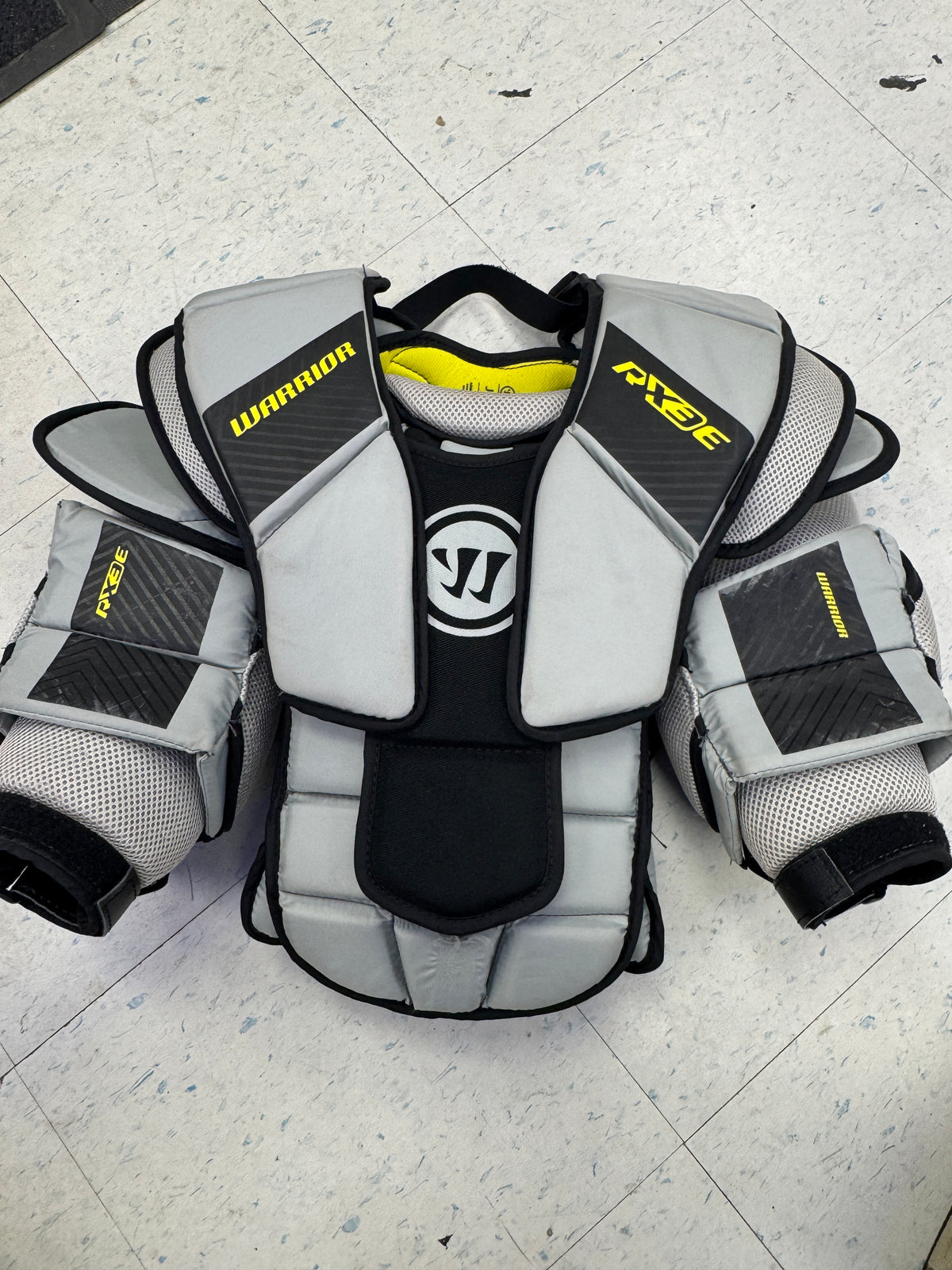 Used Warrior RX3E Chest Junior Large XLarge — Crow's Sports Hockey