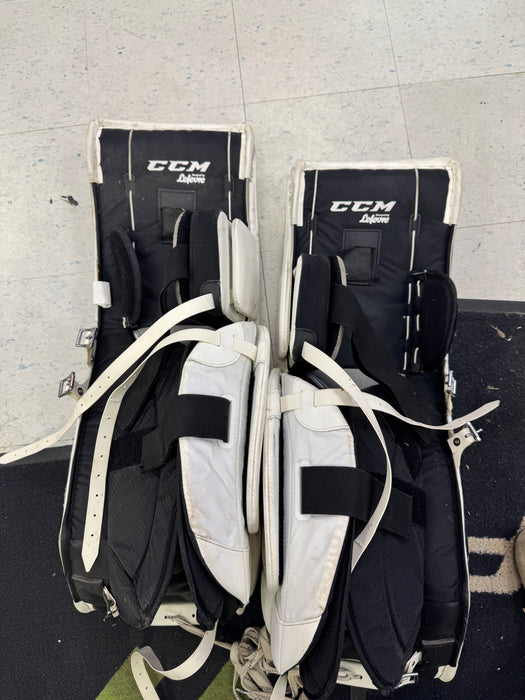 Used CCM E3.9 Goalie Leg Pads 33"+1"