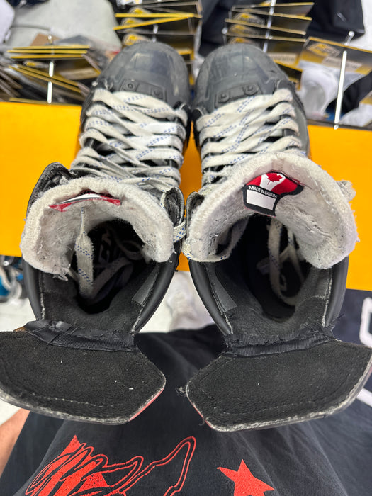 Used CCM Jetspeed FT4 Pro 8.5D Player Skates