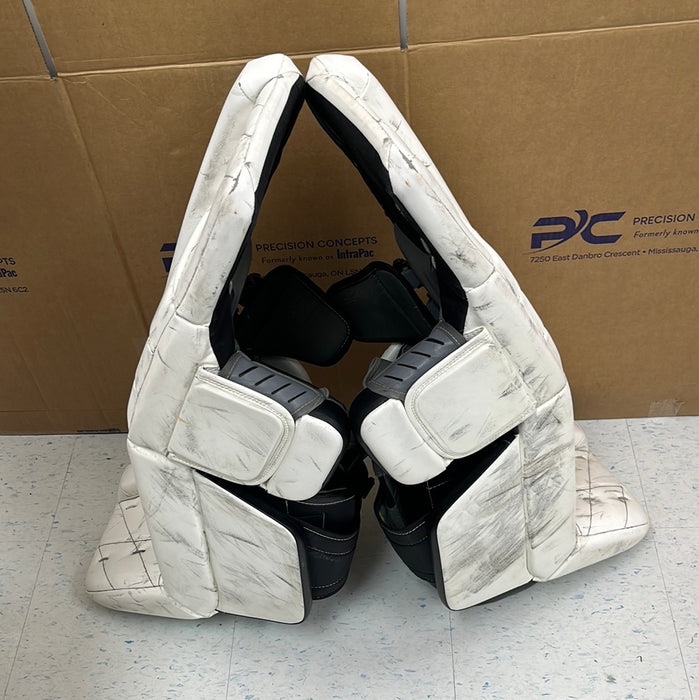Used Warrior R/GT2 32+1 Goal Pads