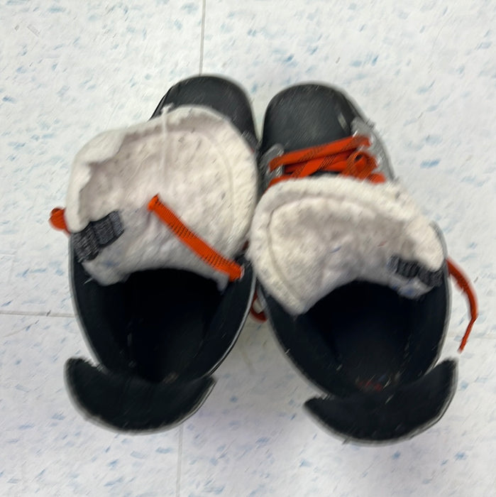 Used Bauer Vapor X1.0 Size 4 Player Skates