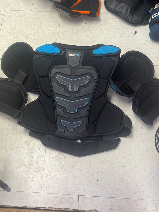 Used True XC9 Senior Extra Large Shoulder Pads