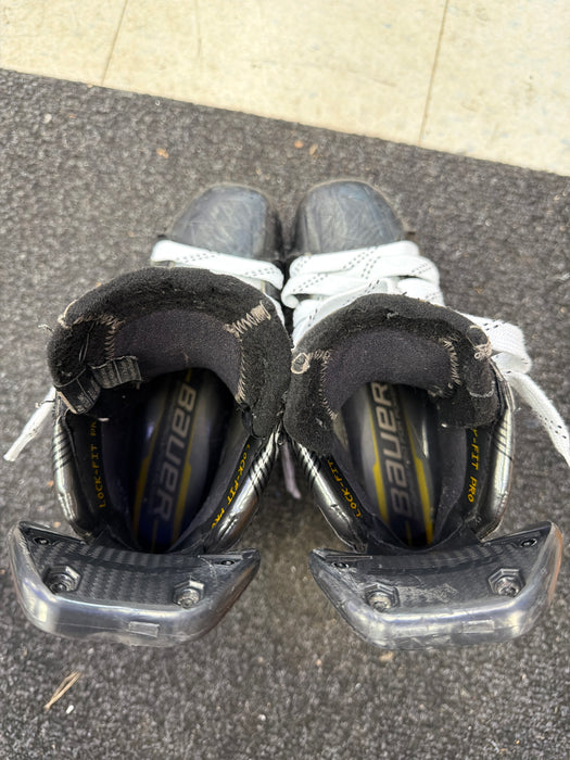 Used Bauer Supreme Mach Size 6.0 Fit 1 Skates