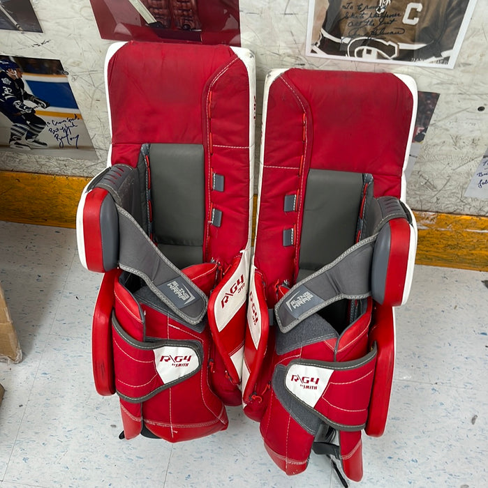 Used Warrior RG/4 26+1 Goal Pads