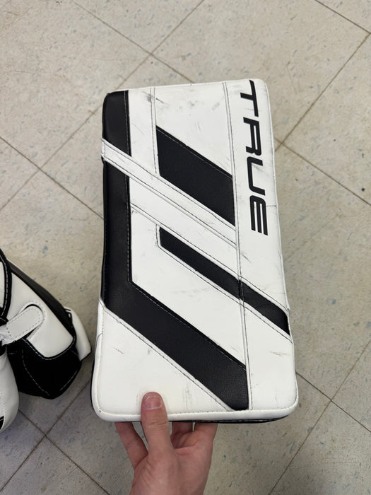 DEMO True HZRDUS 9x4 Goalie Catcher Blocker Set Senior