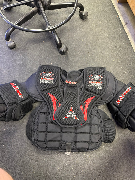 Used McKenney Pro Spec 370 Junior Medium Chest Protector
