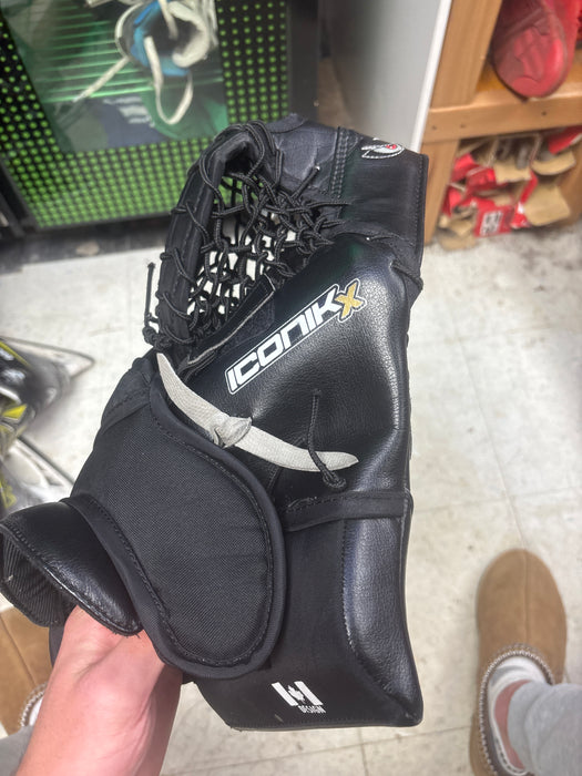 Used Brian’s Iconik X Goalie Catcher Size Junior