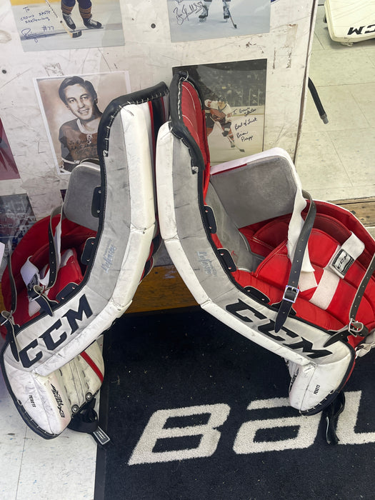 Used CCM Extreme Flex II Senior Goal Set w/ 35" Pads