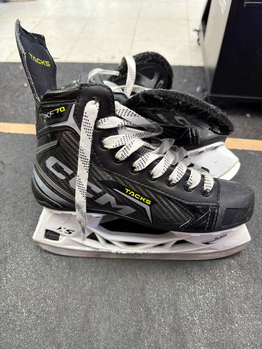 Used CCM Tacks XF70 Size 5.0R Skates