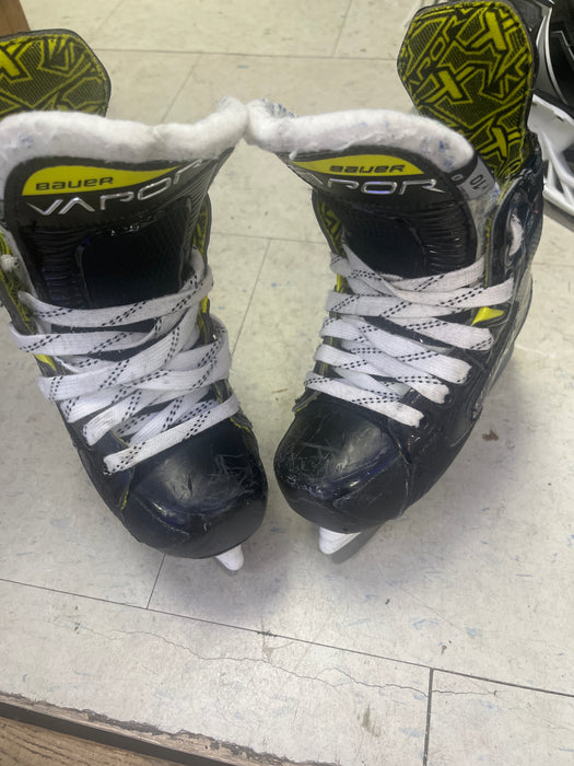 Used Bauer Vapor 3X Size 10 Youth Skates