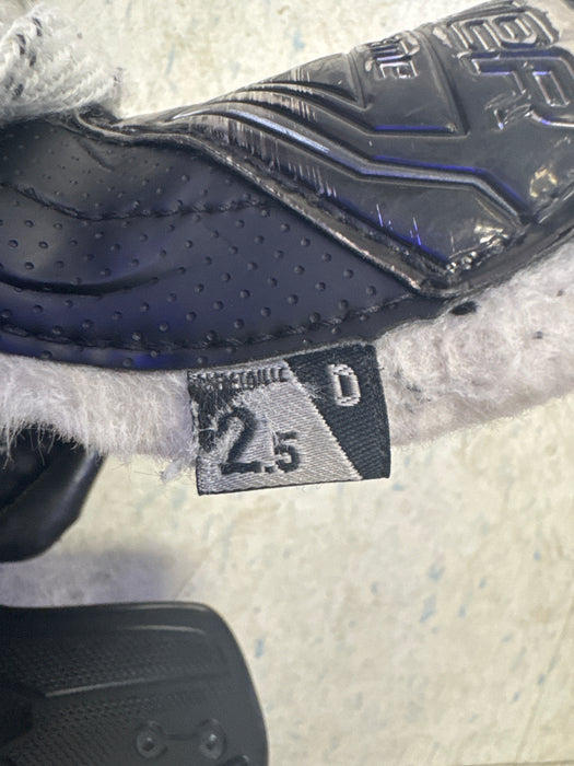 Used Bauer Supreme M50 Pro Skates Size 2.5D