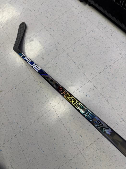 TRUE Pro Stock NOAH DOBSON HZRDUS 9x4 Hockey Stick Senior