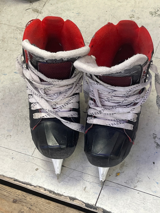 Used Bauer Vapor X2.7 Size 2 Goal Skates
