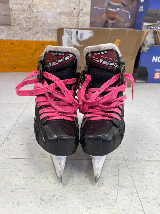Used Bauer Vapor X2.9 Size 2.0D Junior Skates