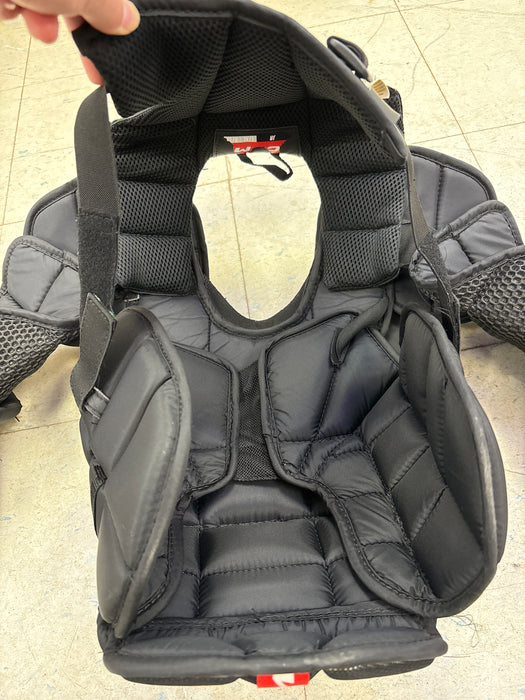 Used CCM EFLEX 6.5 Junior Large/X-Large Chest Protector